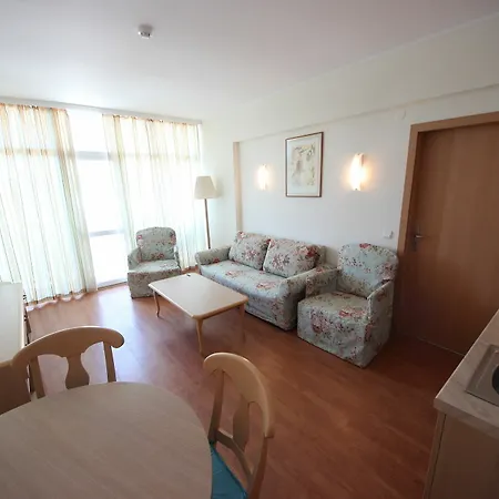 Resort Menada Oasis 3*