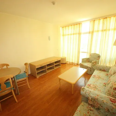 Menada Oasis Resort Sunny Beach
